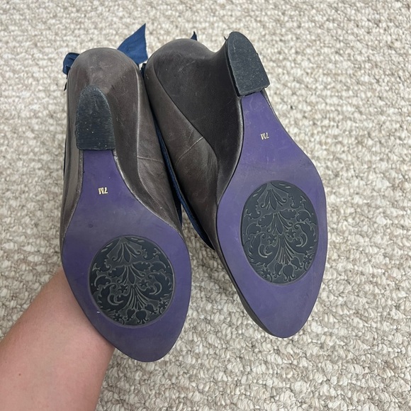 Bobbi Blu grey 1940s inspired blue bow wedges 7 Anthropologie heels - Picture 6 of 10